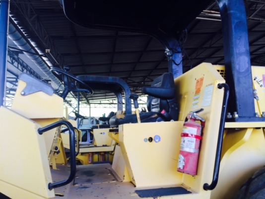 รถบดสั่นสะเทือน 10 ตัน Sakai SV505D สภาพใหม่กิ๊บ มีให้เลือกหลายคัน สภาพเนี๊ยบทุกคัน รถนอกแท้ ยังไม่ผ่านการใช้งานในไทย100\%