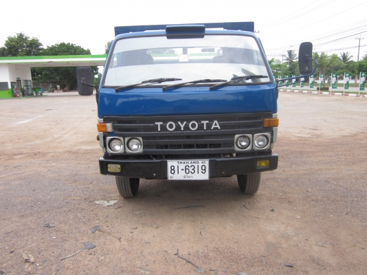 รถ  6  ล้อ  โตโยต้า  บิ๊กไดน่า   3  ใบปัด   ขาย   360,000