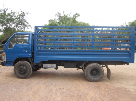 รถ  6  ล้อ  โตโยต้า  บิ๊กไดน่า   3  ใบปัด   ขาย   360,000