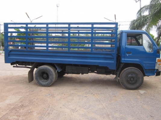 รถ  6  ล้อ  โตโยต้า  บิ๊กไดน่า   3  ใบปัด   ขาย   360,000