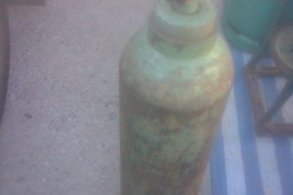 ถังออกซิเจนถังออกซิเจนทรงอ้วน  ความสูงประมาณ 70-80 ซ.ม  ครับพร้อมใช้ราคานี้คุ้มครับ