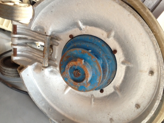 เครื่องขัดไม่ปาเก้สภาพเดิมๆสวยๆครับใช้งานปกติครับ  ขนาด 18  นิ้วครับราคานี้คุ้มมากครับ