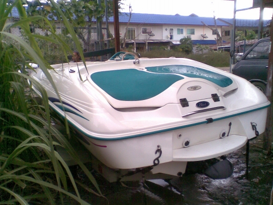 ชายเรือเจ็ตโบ๊ทพร้อมใช้