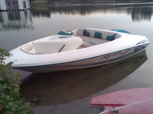 ชายเรือเจ็ตโบ๊ทพร้อมใช้