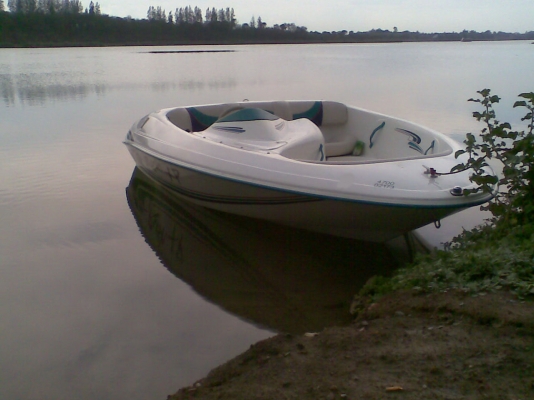 ชายเรือเจ็ตโบ๊ทพร้อมใช้