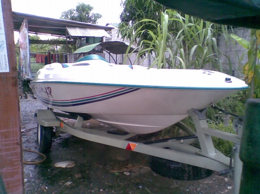 ชายเรือเจ็ตโบ๊ทพร้อมใช้