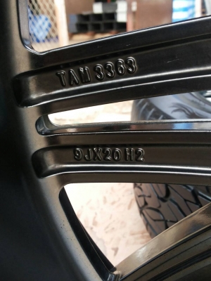 MAX พร้อมยางขอบ 20 นิ้ว MAX พร้อมยางขอบ 20 นิ้ว