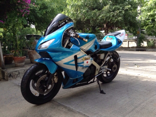 ขายถูกๆ vfr400 nc24. ปี89 เอกสารอินวอย.สพรรรสามิต เครื่องดีวิ่งยาวๆสบายเรื่องความร้อนไม่มีครับ แฟริ่งrc211 สนใจติดต่อ 092-6429114 ตลอด24ซม.