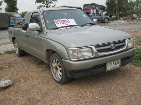 ต้องการขายTOYOTA TIGER 1998 CAB ระบบไฟฟ้า 3.0 CC แอร์ เย็น พวงมาลัยเพาเวอร์ ราคาเบา แต่งพองาม