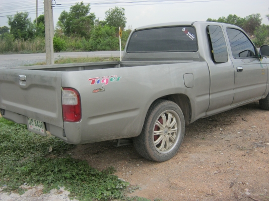 ต้องการขายTOYOTA TIGER 1998 CAB ระบบไฟฟ้า 3.0 CC แอร์ เย็น พวงมาลัยเพาเวอร์ ราคาเบา แต่งพองาม