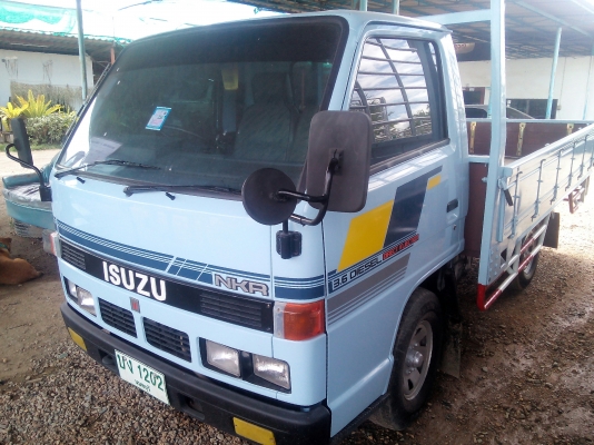 4 ล้อบรรทุก * ไม่ติดเวลา * ISUZU  NKR 100 แรงม้า  *ยาว 3.20 ม.*  รถสวยเดิม+สวยจริง * สภาพรถพร้อมใช้งานครับ * มีเล่มพร้อมโอน