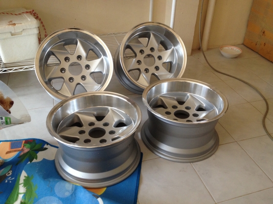 ขายล้อ ENKEI ลายบิด 15x8.5 ออฟ-20 6/139.7 ออฟลึก 3 นิ้ว สวยๆ ขายล้อ ENKEI ลายบิด 15x8.5 ออฟ-20 6/139.7 ออฟลึก 3 นิ้ว สวยๆ