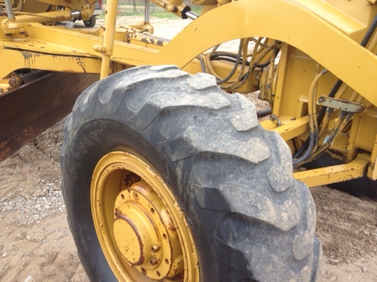 รถเกรด Caterpillar 140G #72V15261 นำเข้าจากอเมริกา สนใจโทร. 080-6565422 (หนิง)