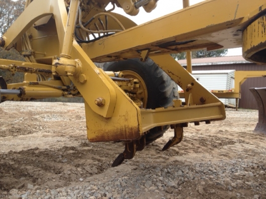 รถเกรด Caterpillar 140G #72V15261 นำเข้าจากอเมริกา สนใจโทร. 080-6565422 (หนิง)