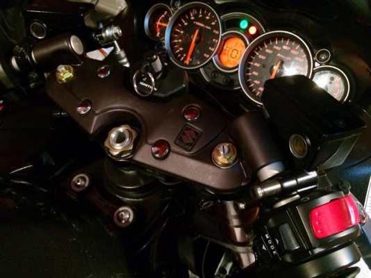 ต้ำพระราม2 ขายHAYABUSA ปี2009 เอกสารอินวอย์ สรรพสามิตรแท้วิ่งมา3XXXXโล รถสวยสีเดิม ราคา 329000