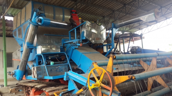 ขายรถเกี่ยวข้าว