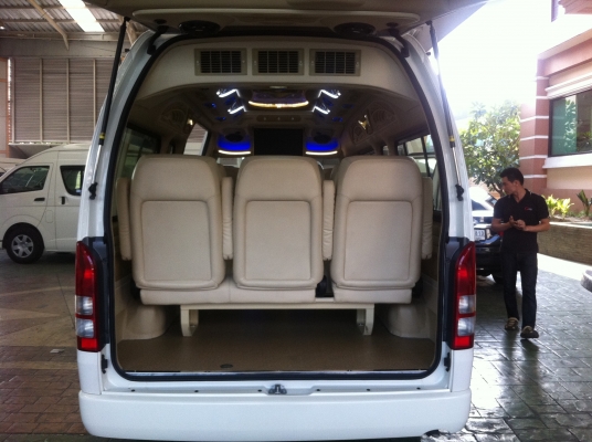 รถตู้ดีเซลเครื่อง 3.0 แต่งวีไอพีพร้อมออก รถตู้ดีเซลเครื่อง 3.0 แต่งวีไอพีพร้อมออก