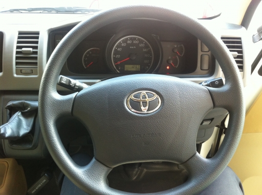 รถตู้ดีเซลเครื่อง 3.0 แต่งวีไอพีพร้อมออก รถตู้ดีเซลเครื่อง 3.0 แต่งวีไอพีพร้อมออก