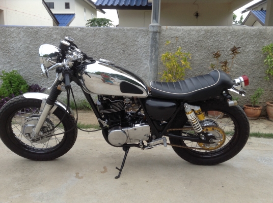 SR400 คาเฟ่ ของแต่งเพียบ แท้ญี่ปุ่น ราคา 75000 ต่อลองได้ อินวอยชื่อคนซืัอ มือ 1 ไทย 0802088341