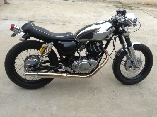 SR400 คาเฟ่ ของแต่งเพียบ แท้ญี่ปุ่น ราคา 75000 ต่อลองได้ อินวอยชื่อคนซืัอ มือ 1 ไทย 0802088341