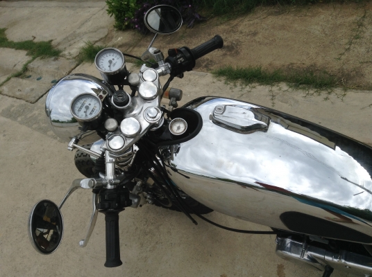 SR400 คาเฟ่ ของแต่งเพียบ แท้ญี่ปุ่น ราคา 75000 ต่อลองได้ อินวอยชื่อคนซืัอ มือ 1 ไทย 0802088341