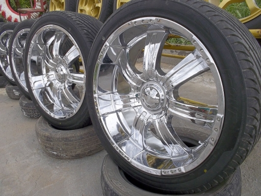 ขายแม็ก22 พร้อมยางพึ่งเปลี่ยนมาใหม่  ใส่6 รู   เงาๆสวยเอาไปใส่ได้เลยครับ