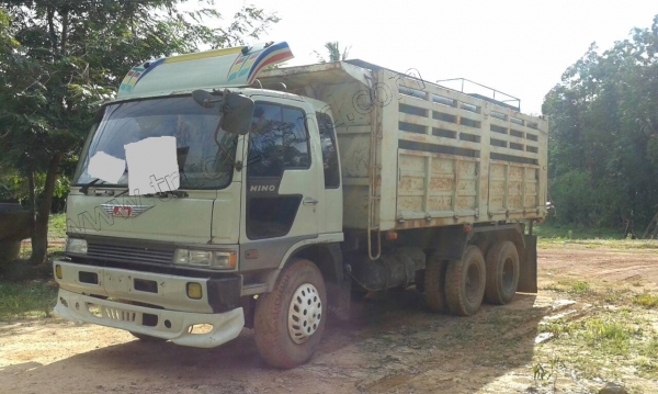 รถดั๊ม10ล้อ HINO มีสโลว์กลาง ขับเคลื่อน 2 เพลา