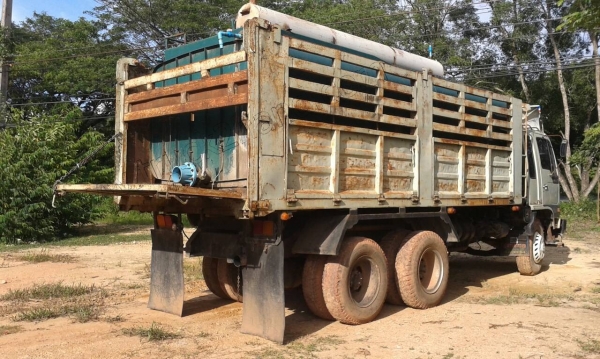 รถดั๊ม10ล้อ HINO มีสโลว์กลาง ขับเคลื่อน 2 เพลา