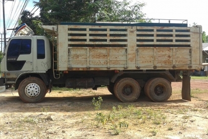 รถดั๊ม10ล้อ HINO มีสโลว์กลาง ขับเคลื่อน 2 เพลา