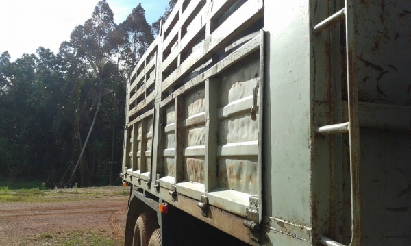 รถดั๊ม10ล้อ HINO มีสโลว์กลาง ขับเคลื่อน 2 เพลา