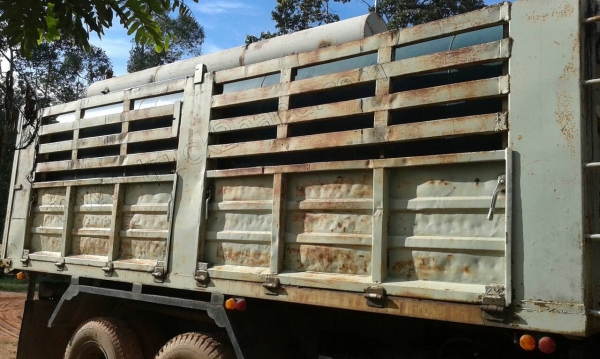 รถดั๊ม10ล้อ HINO มีสโลว์กลาง ขับเคลื่อน 2 เพลา