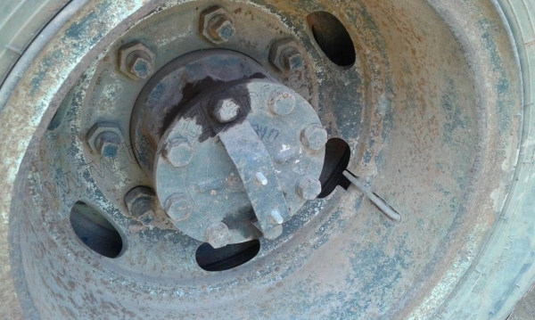 รถดั๊ม10ล้อ HINO มีสโลว์กลาง ขับเคลื่อน 2 เพลา