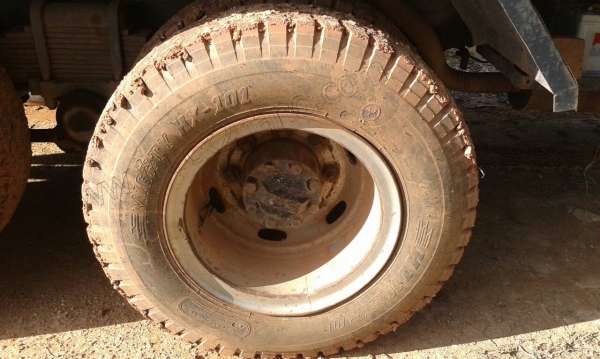 รถดั๊ม10ล้อ HINO มีสโลว์กลาง ขับเคลื่อน 2 เพลา