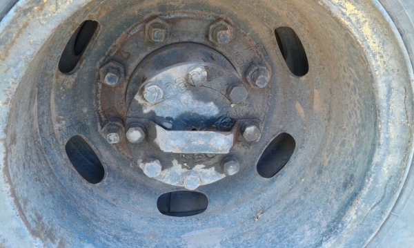 รถดั๊ม10ล้อ HINO มีสโลว์กลาง ขับเคลื่อน 2 เพลา