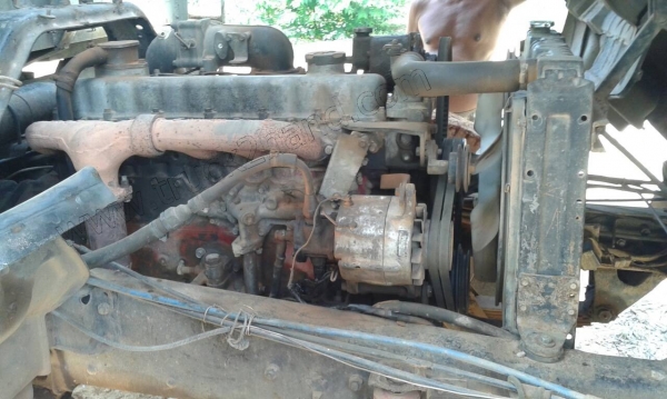 รถดั๊ม10ล้อ HINO มีสโลว์กลาง ขับเคลื่อน 2 เพลา