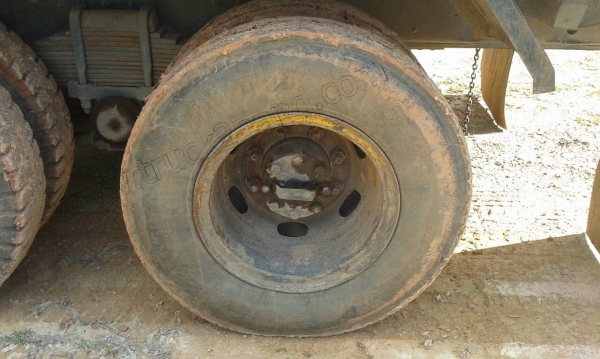 รถดั๊ม10ล้อ HINO มีสโลว์กลาง ขับเคลื่อน 2 เพลา