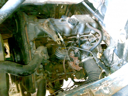 โตโยต้า 4ล้อกลาง เครื่อง โตโยต้า 2400cc  ตามสภาพ