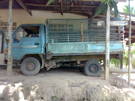 โตโยต้า 4ล้อกลาง เครื่อง โตโยต้า 2400cc  ตามสภาพ