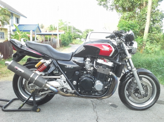 ขายHonda cb1300cc.รถพร้อมใช้ท่อแตงZeroไทเทเนี่ยมทั้งเส้น