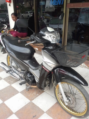 Honda Wave 125 i (สตาร์ทมือ) รถดูแลมาดี สวยประหยัดน้ำมัน