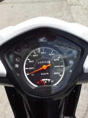 สวยเหมือนออกใหม่ Honda Wave 110 i ปี 2556 (สตาร์ทมือ) รุ่นใหม่ล่าสุด รถเพียง 10 เดือน