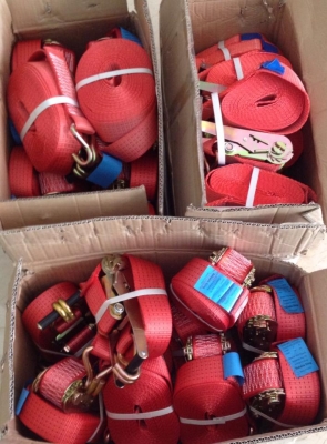 สายรัดก๊อกแก๊ก ใช้สำหรับรัดของรถบรรทุก หรือรัดของต่างๆได้ สายรัดก๊อกแก๊ก ใช้สำหรับรัดของรถบรรทุก หรือรัดของต่างๆได้