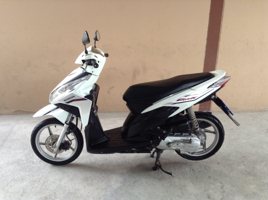 ขาย!!! ฮอนด้าคลิ๊กไอ รุ่นท็อปล้อแม็ก ปี52 รถเครื่องดีคับ ทะเบียนครบ