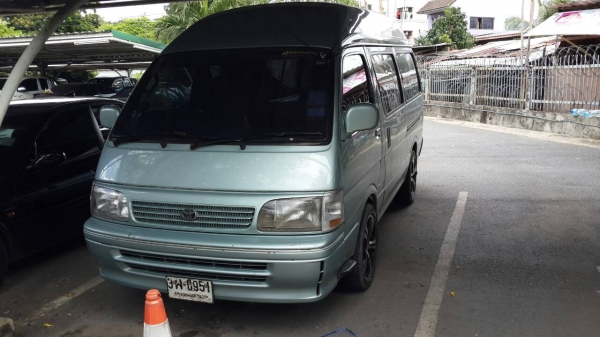 ขายด่วนรถตู้T0YOTA หัวจรวดหลังคาสูง เกียร์ออโต้ ติดแก๊ส เครื่อง1JZ ไฟฟ้าเซ็นทรัลล็อค