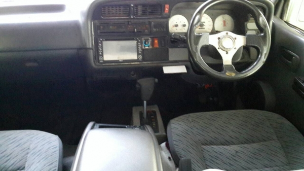 ขายด่วนรถตู้T0YOTA หัวจรวดหลังคาสูง เกียร์ออโต้ ติดแก๊ส เครื่อง1JZ ไฟฟ้าเซ็นทรัลล็อค