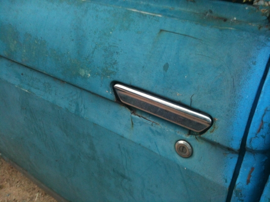 Datsun 520 ฝาท้ายเดิมตรงรุ่น 520 พร้อมโอน พร้อมขับ ขาย 45,000 บาท