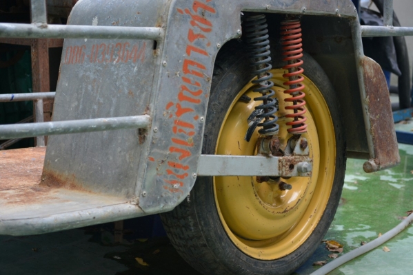 ขายรถพ่วงข้าง เหล็กแป๊บอย่างหน้าล้อบรรทุกโช๊ค 2 ตัว