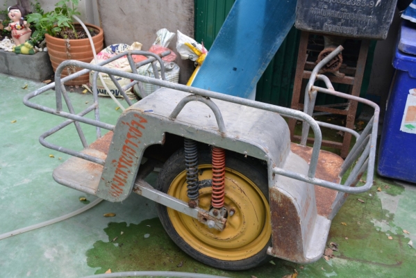 ขายรถพ่วงข้าง เหล็กแป๊บอย่างหน้าล้อบรรทุกโช๊ค 2 ตัว