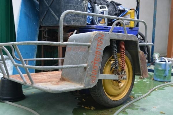 ขายรถพ่วงข้าง เหล็กแป๊บอย่างหน้าล้อบรรทุกโช๊ค 2 ตัว