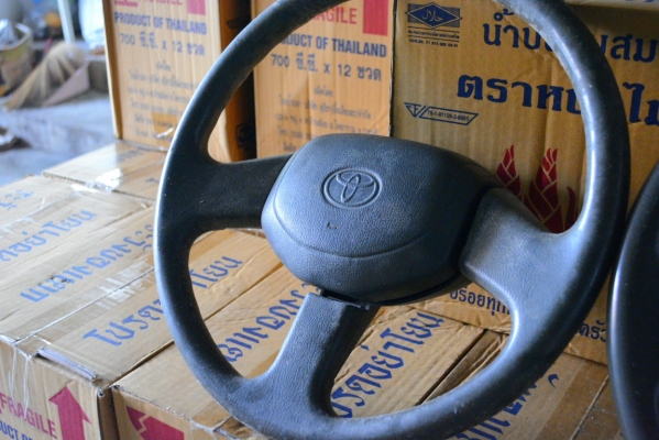 พวงมาลัย 3 ก้าน โตโยต้า surf